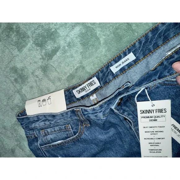 NWT Skinny Fries Denim Mom Jeans Size 11 - Picture 4 of 9
